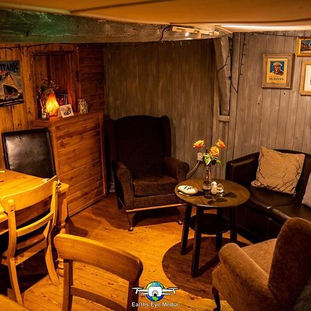 The Bear Inn لياندوفيري المظهر الخارجي الصورة