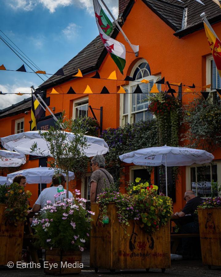 The Bear Inn لياندوفيري المظهر الخارجي الصورة