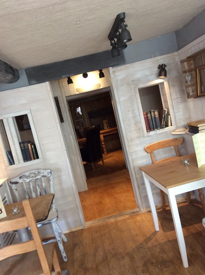 The Bear Inn لياندوفيري المظهر الخارجي الصورة